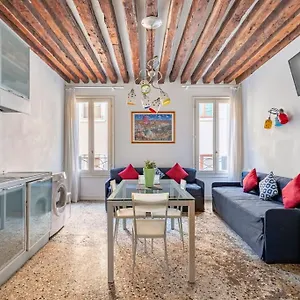 Apartment Ihomes-corte Del Calice Nel Cuore Di, Venice